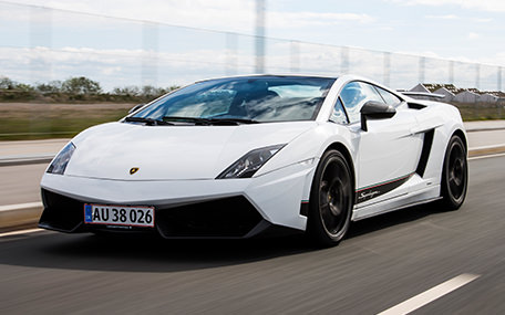 Kør Ferrari eller Lamborghini i 30 minutter
